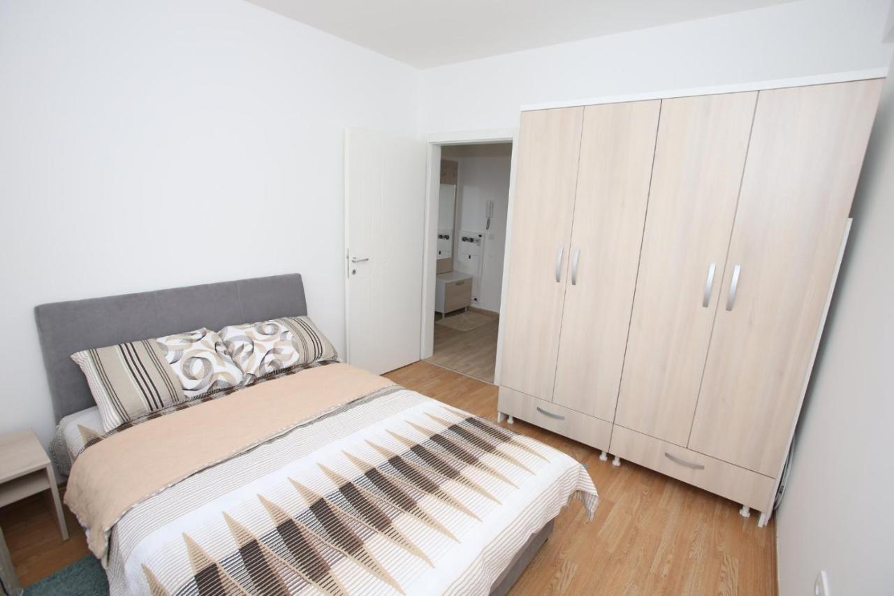 Ferienwohnung Fast Sleep & Go 3 Paraćin Exterior foto